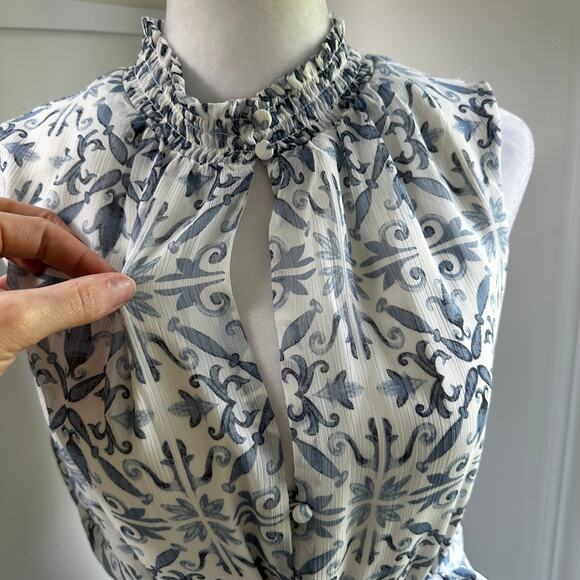 WHBM Blue Floral Dress Size Medium Sleeveless Tiered Resort Romance Style - Picture 6 of 10